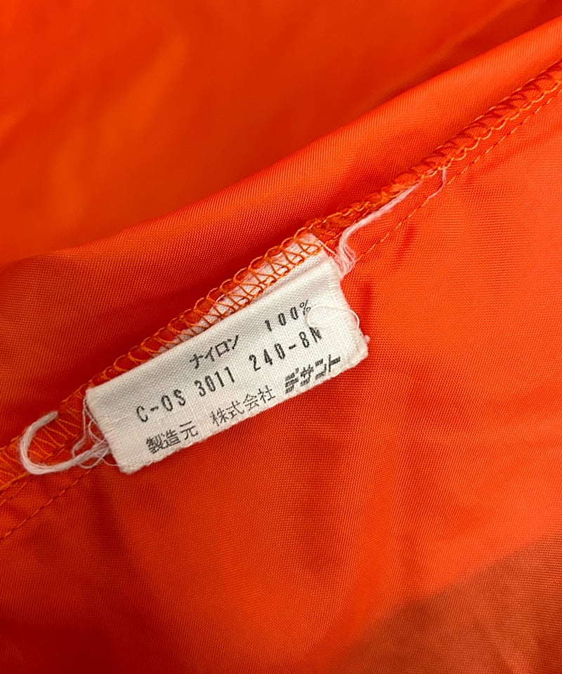 エイティーズデサントタグORANGE × BLACK〉80年代デサントタグadidas