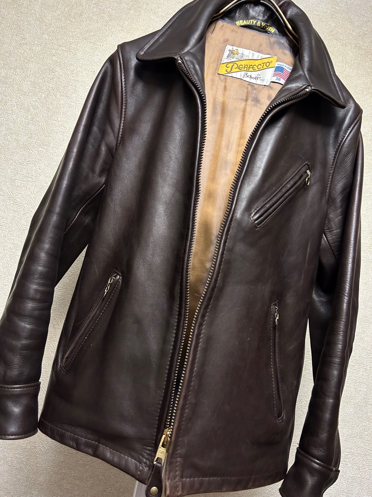 希少　SCHOTT 牛レザー　牛本革くるみボタン　USA製　ビンテージ　匿名配送 ♦️我妻屋十周年スペシャルアイテム♦️〈オールド別注シングル