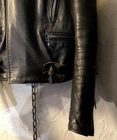 〈超人気枯渇ヴィンテージ・セブンティーズルイスレザー〉70年代中後期イングランド製Lewis Leathers LIGHTNING黄金サイズ希少UKヴィンテージスペシャルプライス