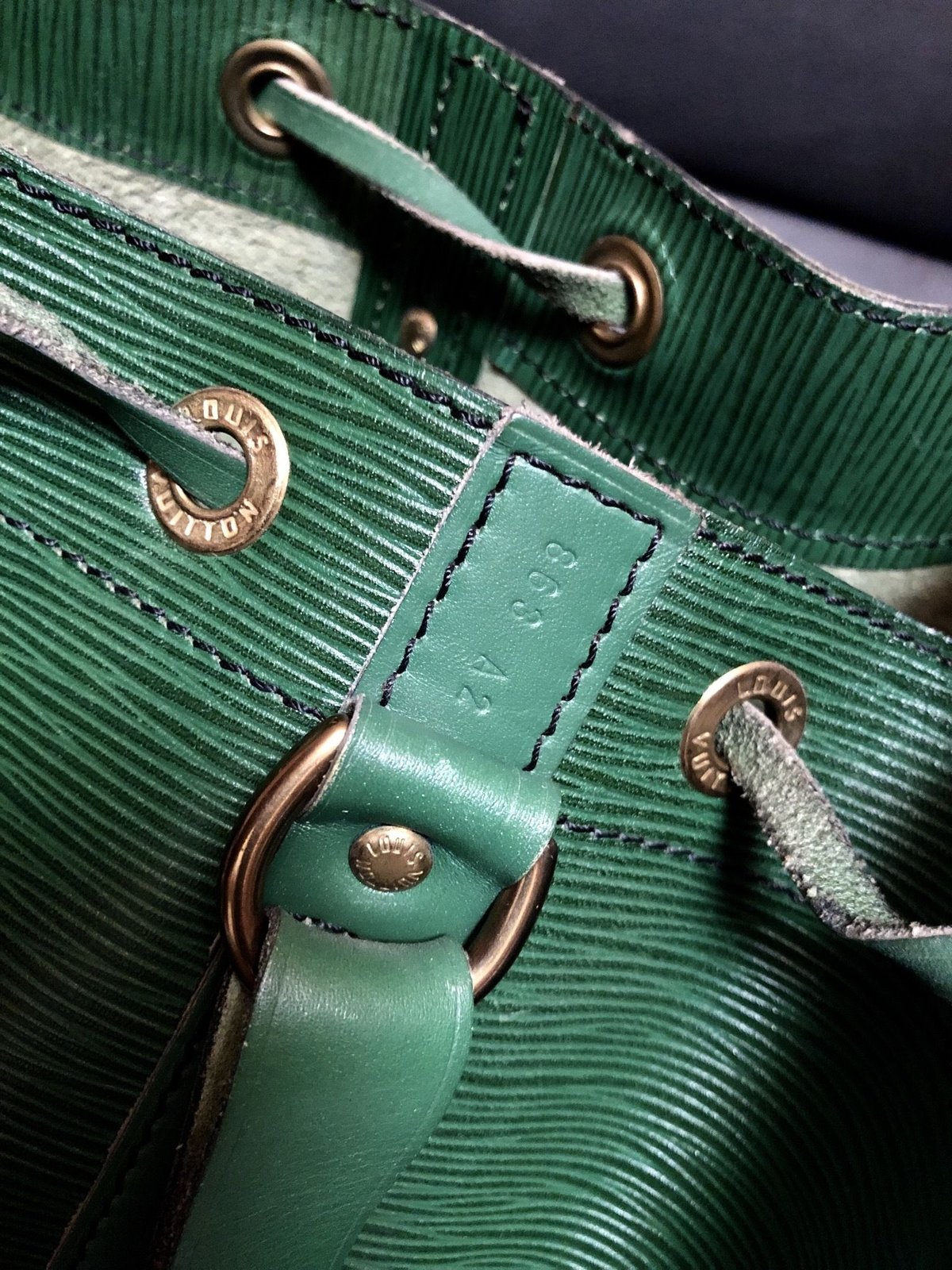 アーカイブス80年代ルイヴィトン極上美品〉LOUIS VUITTON86年製エピ 