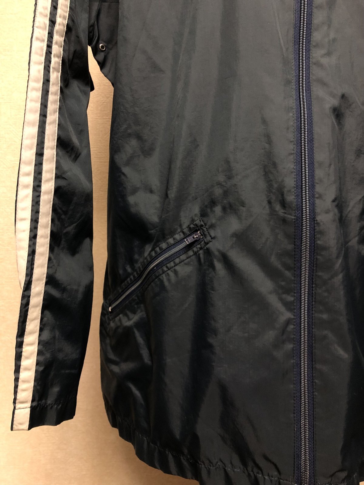 エイティーズ万国旗タグヴィンテージアディダス〉80年代adidas万