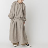 フリルワンピース［ベージュ]