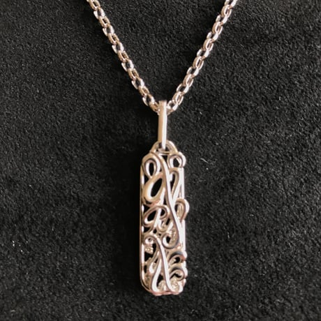 CEORIZ "Flos"Pendant top.    Yellow Gold or White Gold,