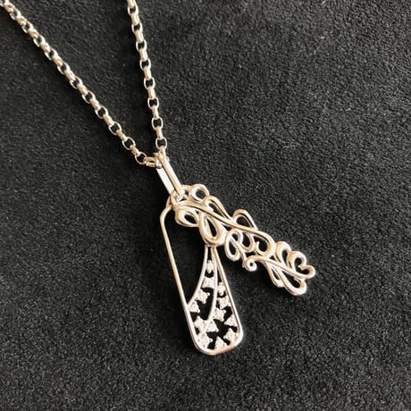 CEORIZ "Flos"Pendant top.    Yellow Gold or White Gold,