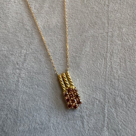 "K18 Color stone necklace.
