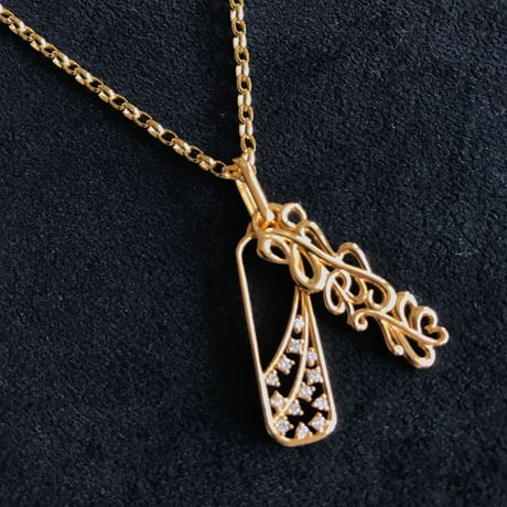CEORIZ "Flos"Pendant top.    Yellow Gold or White Gold,