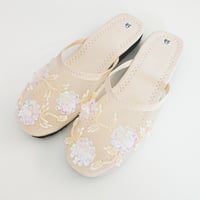 ベトナムメッシュサンダル　クリーム