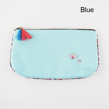 手刺繍入りポーチ