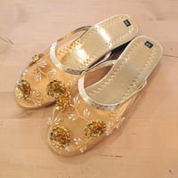 ベトナムメッシュサンダル　ゴールド