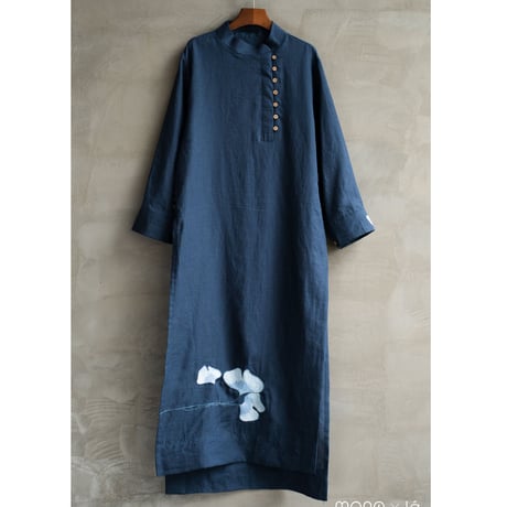 手刺繍入り アオザイ
