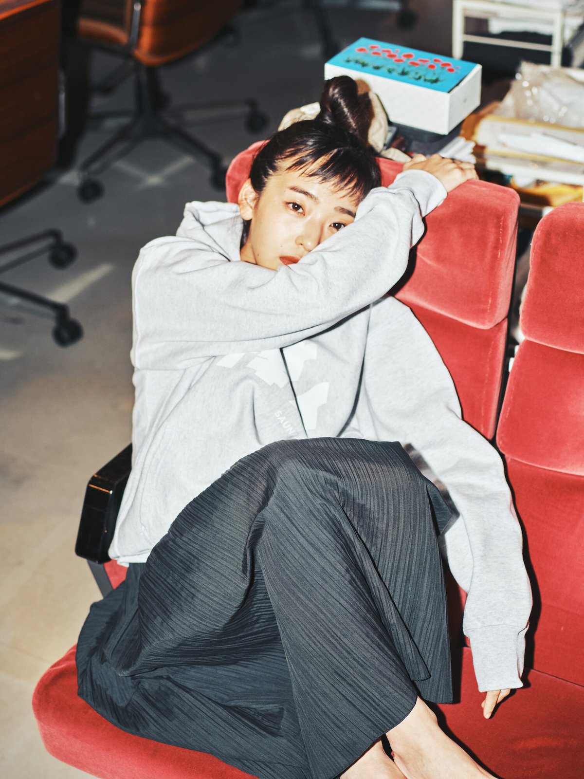 極美品 RAID JAPAN プルオーバーパーカー デカロゴ グレー 極美品 RAID JAPAN プルオーバーパーカー デカロゴ グレー 2025年最新