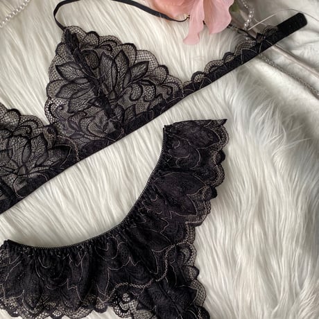 cheerful black【T-0681】