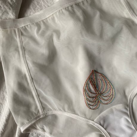sample leaf high shorts white