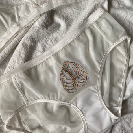 sample leaf shorts white