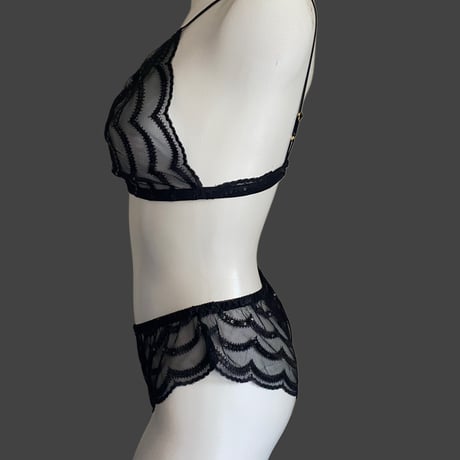 black kira【T-0654】