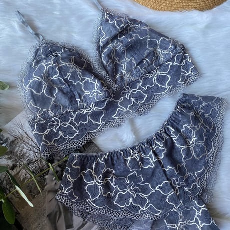 Numéro5  gray × white flower【T-0283】