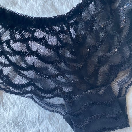 black kira【T-0654】