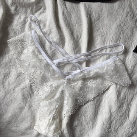 J flower lace cross panty