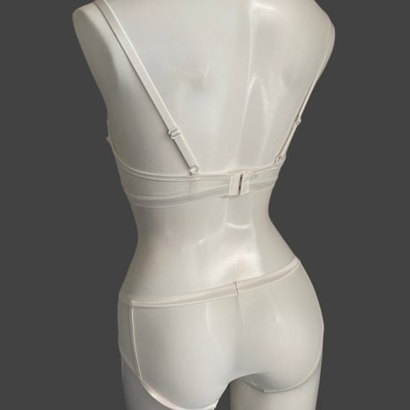 sample rose shorts white
