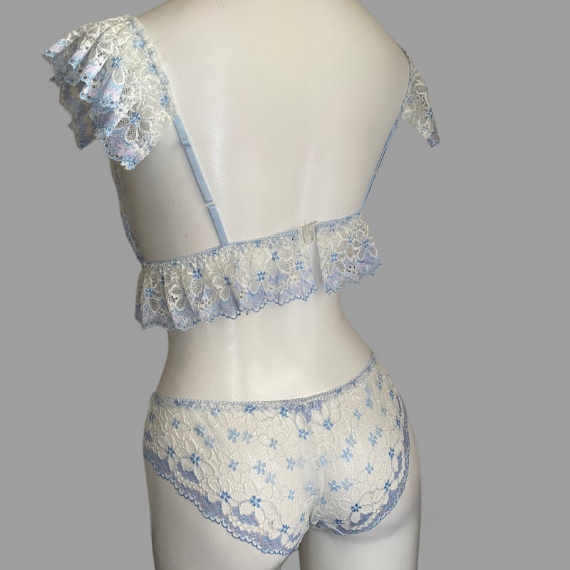 フォクシーシャーロットCHARLOTTEドレス新品タグ付き40ミッドナイトブルー お好きなのはこの2色♡ シャーロット王女のブルー＆ピンクコーデ図鑑