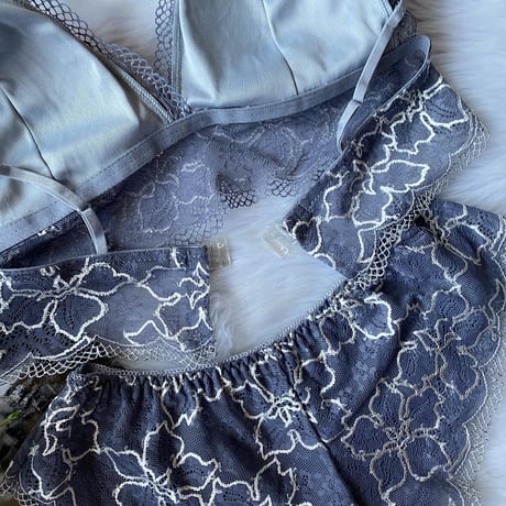 Numéro5  gray × white flower【T-0283】