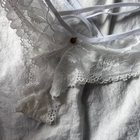 J flower lace cross panty