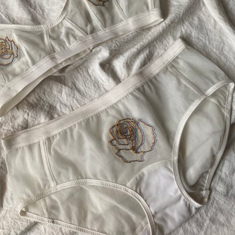 sample rose shorts white