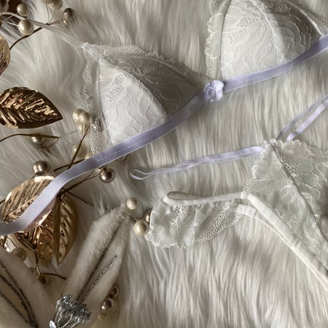 karma white【J-0006-WH】
