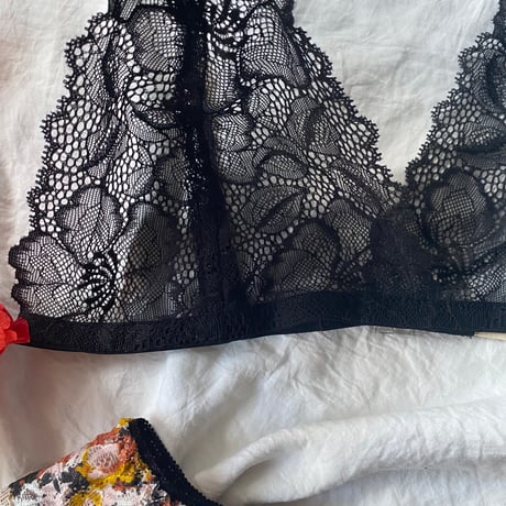 black bralette × flower print Tshort【T-0447】