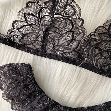cheerful black【T-0681】