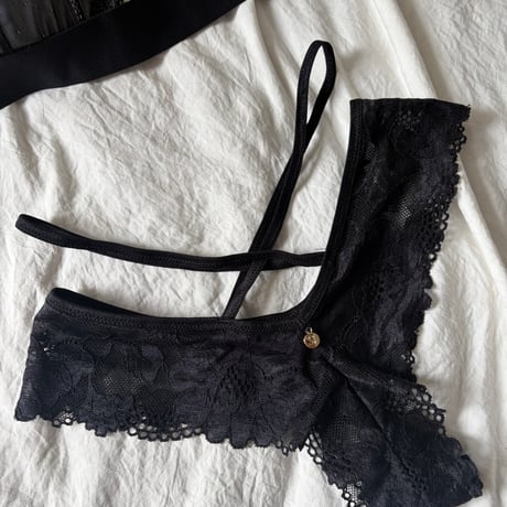 J flower lace cross panty