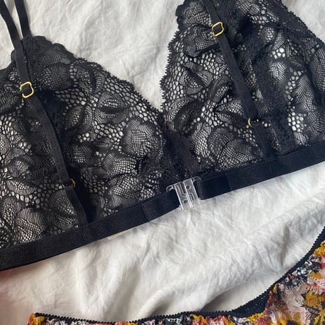 black bralette × flower print Tshort【T-0447】