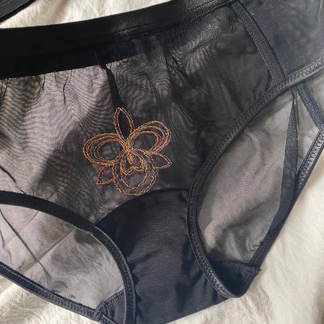 sample orchid shorts black