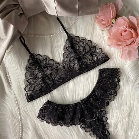 cheerful black【T-0681】
