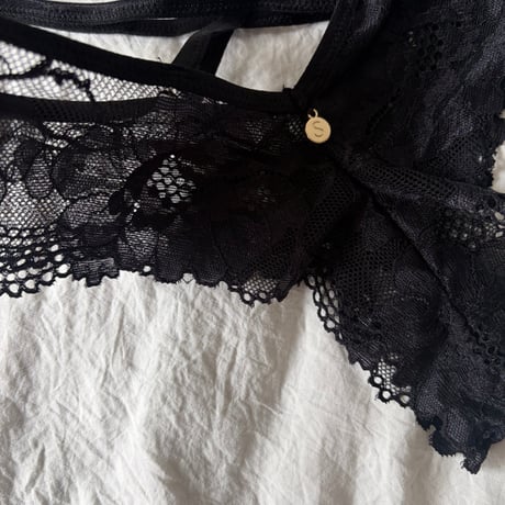 J flower lace cross panty