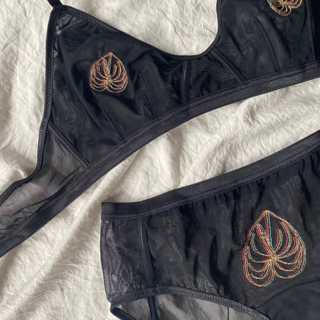 sample leaf bralette black
