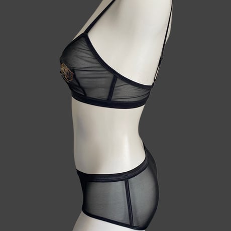sample rose shorts black