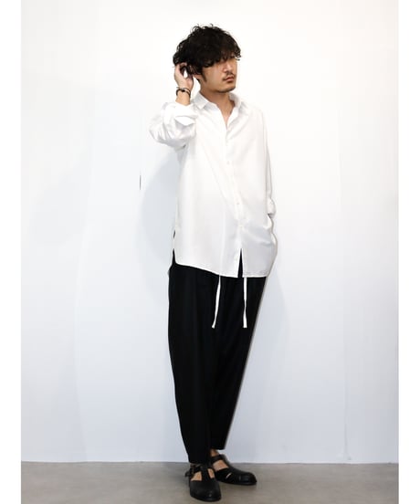 リラックスワイドテーパードパンツ