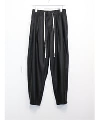 リラックスワイドテーパードパンツ