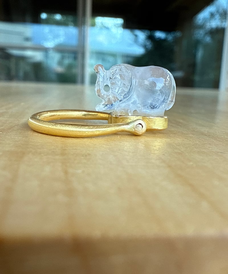 Hima ヒマ 22Kgold レインボームーンストーン エレファント