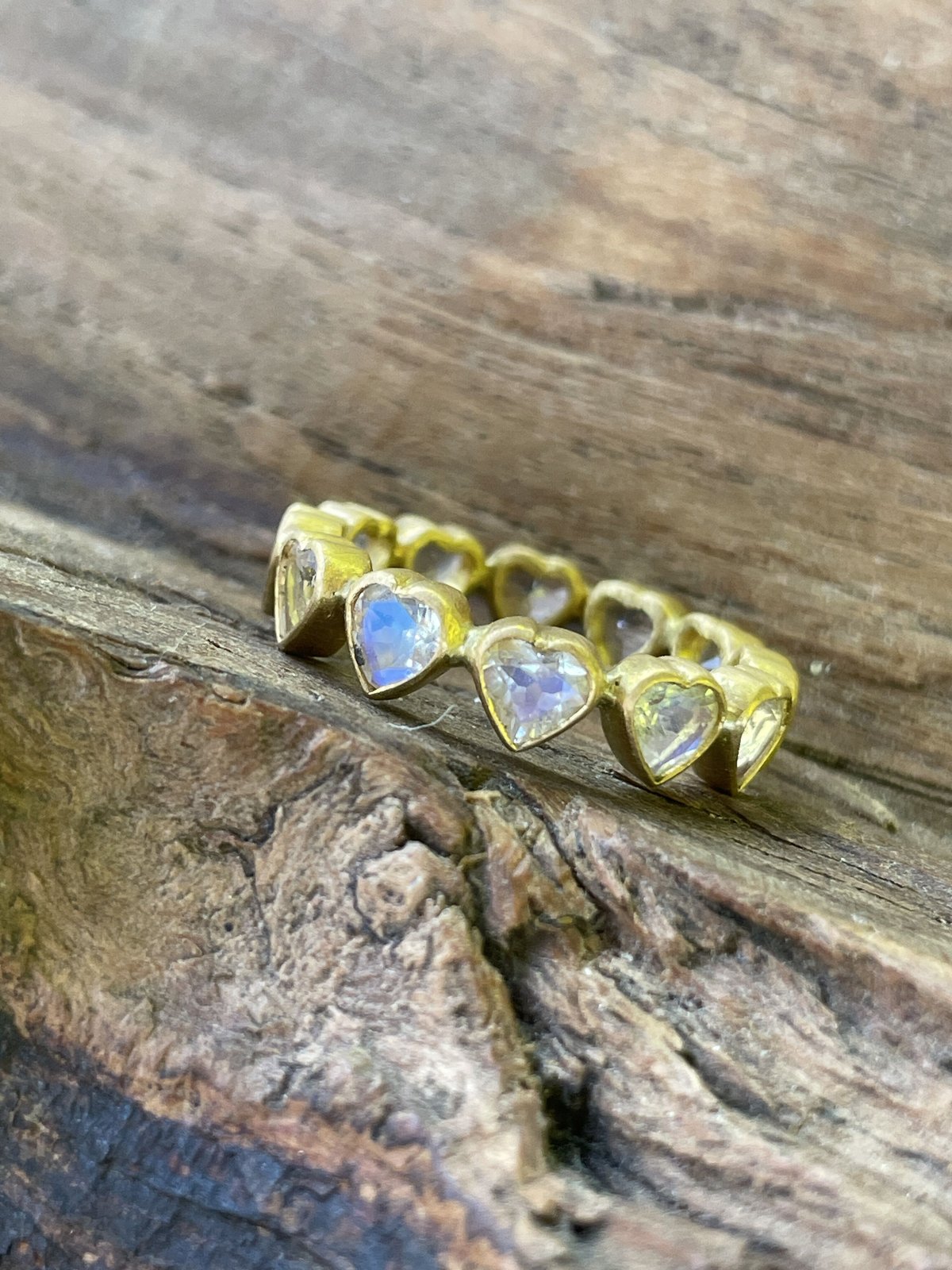 hima レインボームーンストーン ハートシェイプ リング