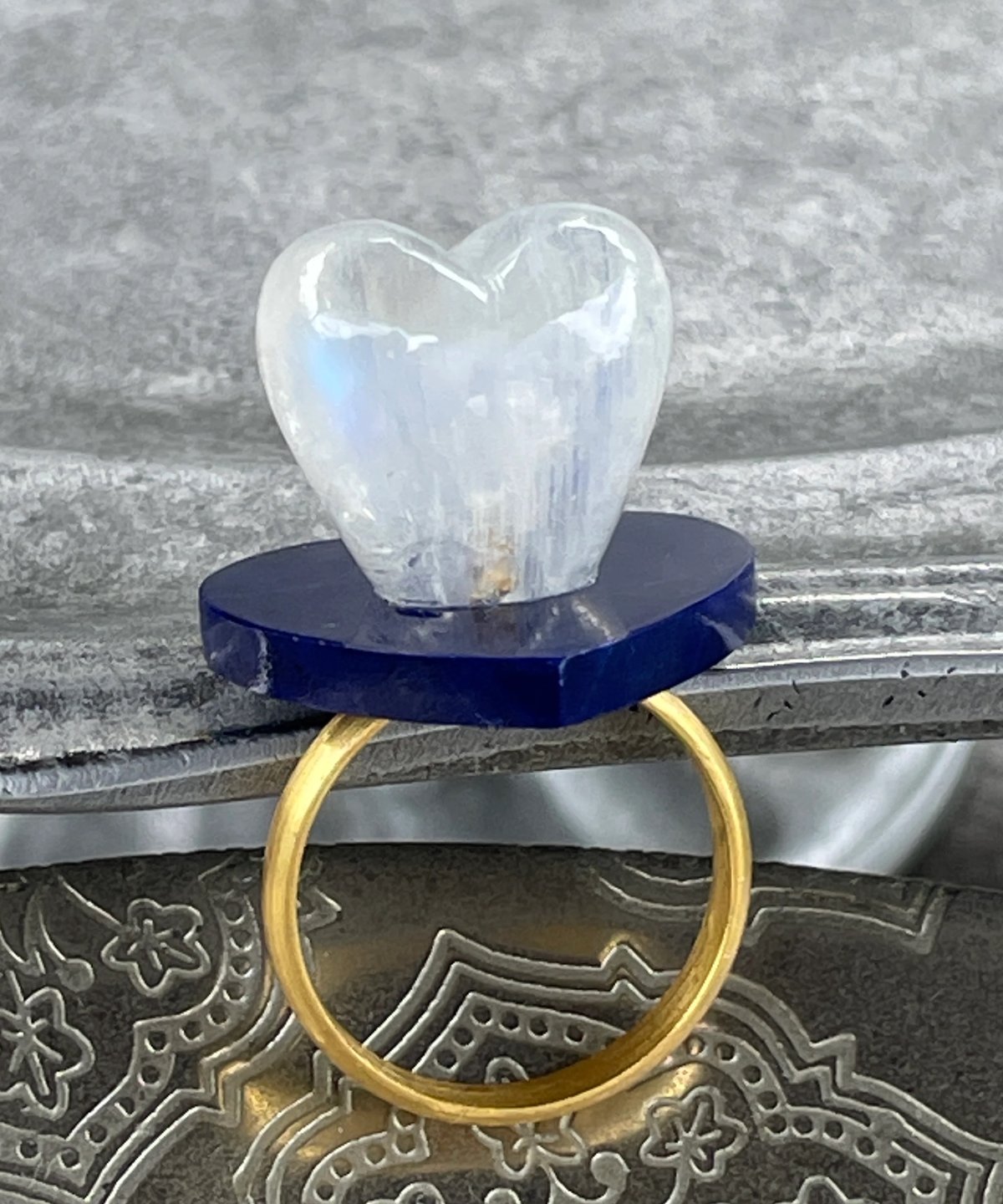 hima レインボームーンストーン ハートシェイプ リング