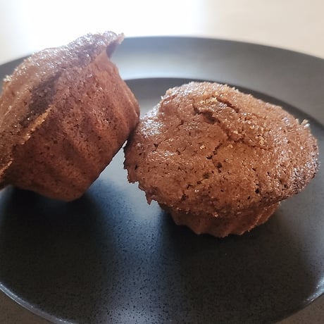 白餡とブラックカラントのチーズケーキ/ハーフ＆シナモンシュガークグロフケーキ