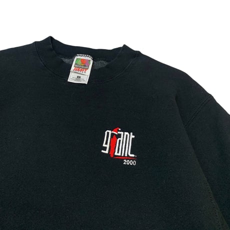 00's Giant Black Sweater size S