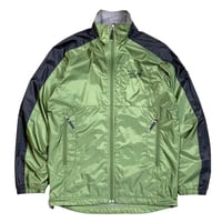 MOUNTAIN HARDWEAR RIP-STOP NYLON JACKET size M