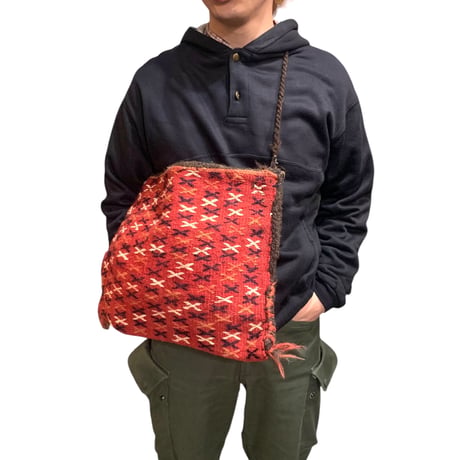 RUG FABRIC SHOULDER BAG