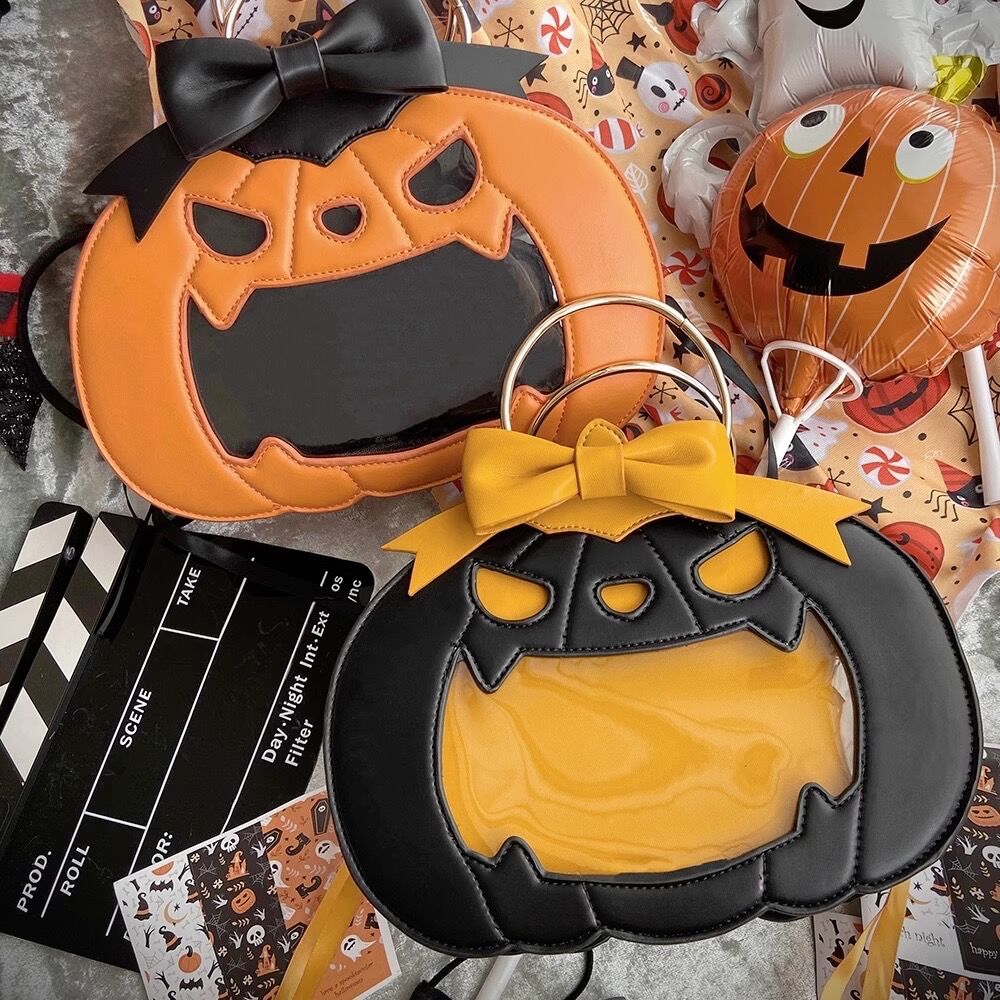 [オマケ付き♪]　カボチャからひょっこりパグちゃん　[ハロウィン]　[パープル] オマケ付き♪] カボチャからひょっこりパグちゃん [ハロウィン