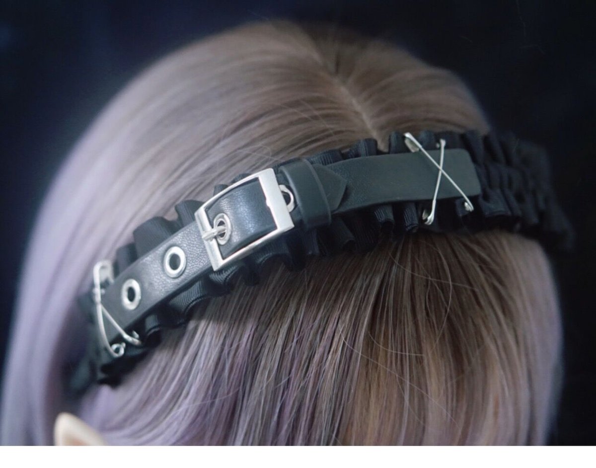 チャームがハンガーに沢山ついていて可愛すぎ CHANEL ブローチ お取り寄せ】【Strange Sugar】安ピンフリルカチューシャtype.02