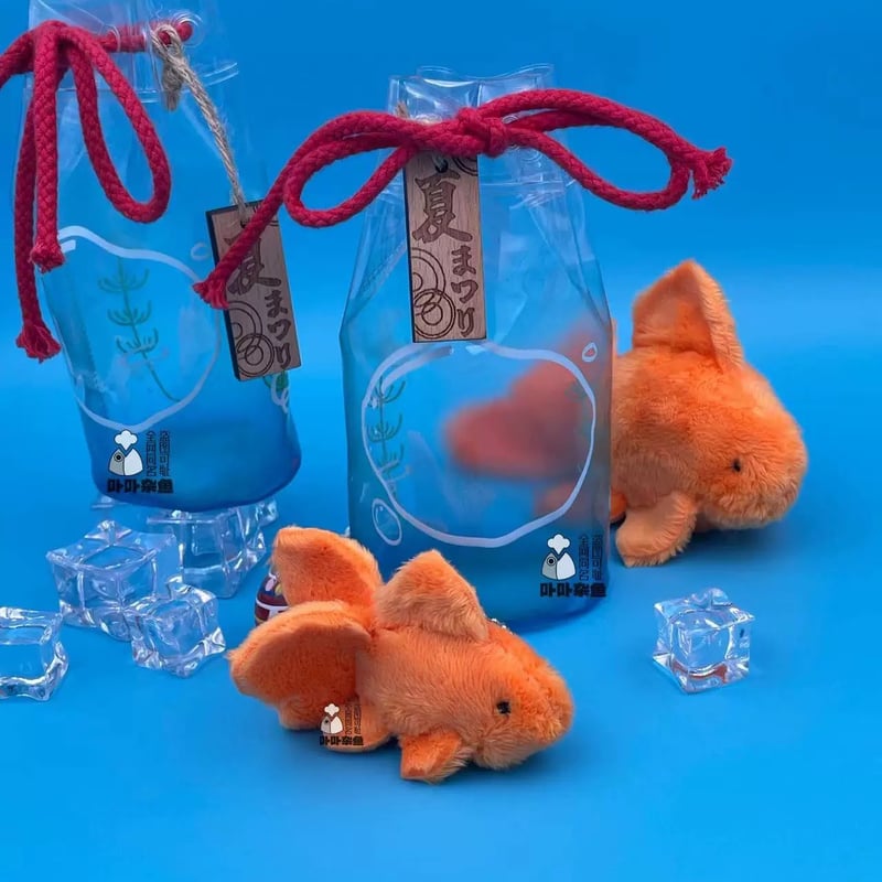 ミニ巾着袋☘️ミニ金魚鉢☘️金魚入り☘️オイルチャーム☘️カワウソくんも混ぜて31個 ミニ巾着袋☘️ミニ金魚鉢☘️金魚入り☘️オイルチャーム