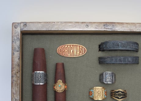 "Cigar label" Gold bangle / PEERLESS